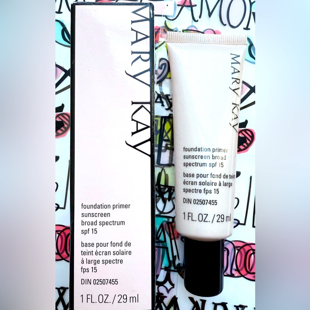 NIB Mary Kay Foundation Primer Sunscreen Broad Spectrum SPF 15 - Cream